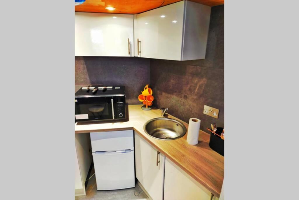 Apartamento Cute & Cosy Loft-Style Studio Close To Beach Bournemouth Exterior foto